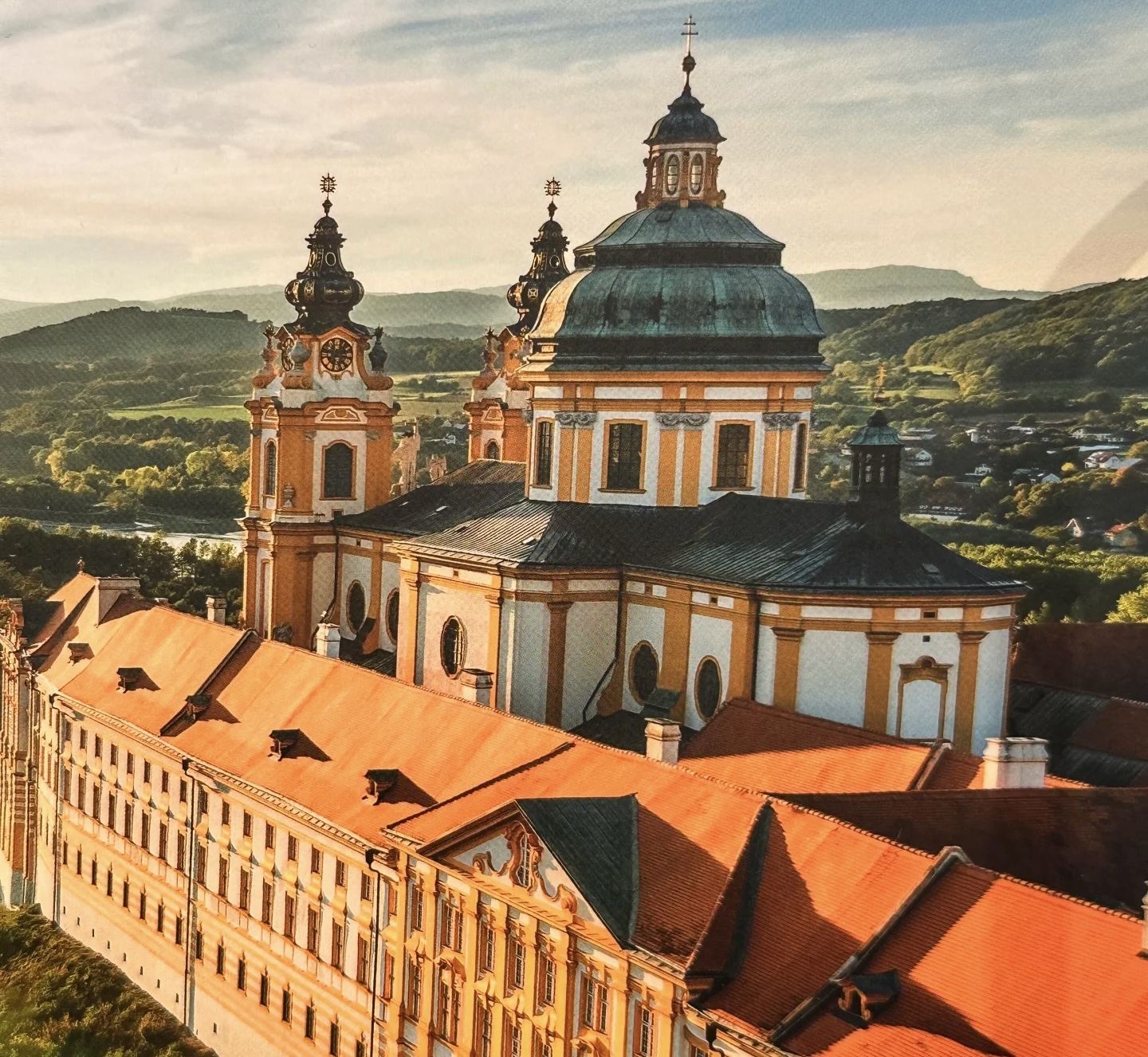 山水與古堡間的詩意：維也納出發，瓦豪河谷童話小鎮一日遊