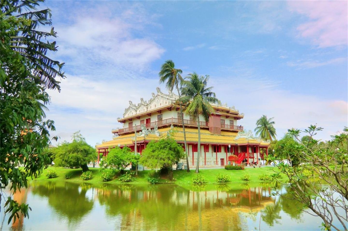 Ayutthaya Historical Park and Bang Pa-In Palace Day Tour