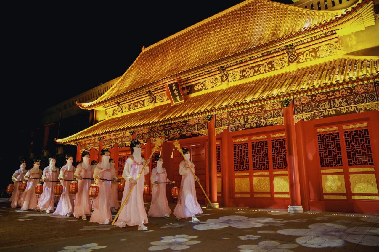 【慶渝宴・宮廷ディナーショー】重慶の饗宴|パノラマ没入型古代文化宮廷ディナーショー【昼食/夕食+ショー鑑賞オプション、マーケット参加可能】