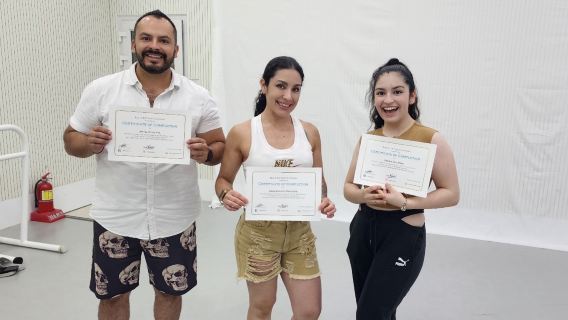 Groove & Explore: K-Pop-Tanz & Essen mit lokaler Atmosphäre