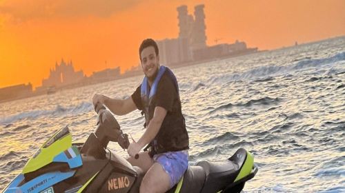 Dubai Burj Al Arab water scooter experience (includes media service and snacks) 10741, maximum 2 people per scooter Transport Passes 2