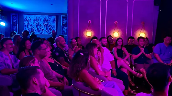 biglietto d'ingresso per la serata di commedia segreta a Bali