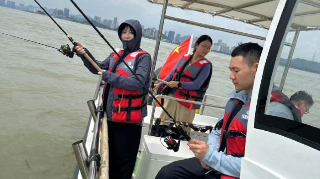 【廣東珠海海釣】實惠散拼/獨立包船 專業海釣艇 魚餌漁具 專業船長教學 讓零基礎都可以上手！