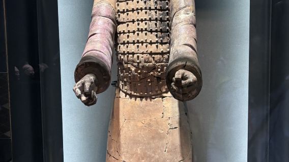 西安 秦始皇兵馬俑博物館+秦始皇帝陵博物院・麗山園+陶俑制作ワンデーツアー 7人乗り 中国語/英語/韓国語/日本語ガイド