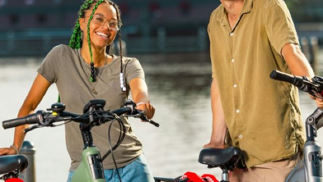 Amsterdam: E-bike Rental