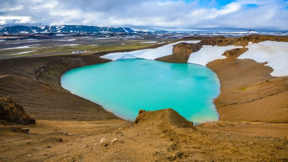 冰島胡薩維克一日遊（包車中文司機）賞鯨、地熱浴與火山奇景