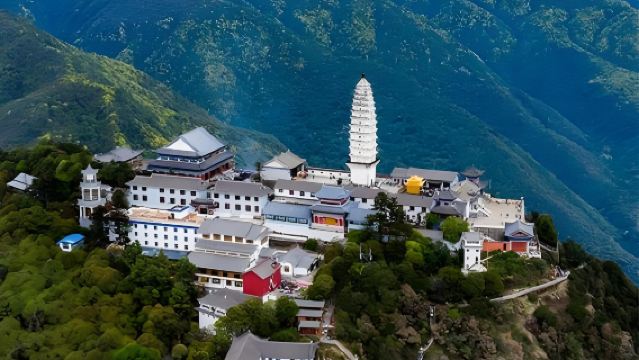 大理鶏足山聖境ワンデーツアー【少人数制・純粋観光+送迎付き】