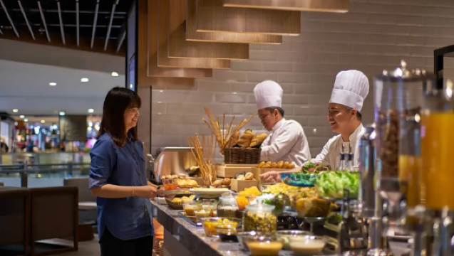 Plaza premium lounge service at Kuala Lumpur international airport | Transit lounge experience | 3-hour experience & dining