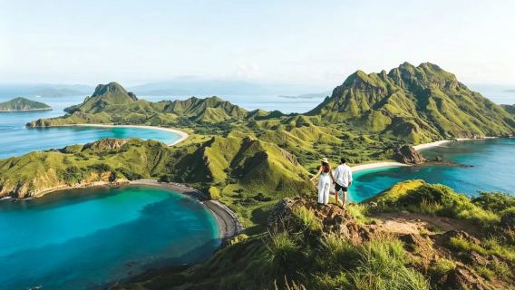 Wisata Pulau Hopping di Komodo, Indonesia (Pulau Tersembunyi + Pantai Merah + Pilihan 6/8 Destinasi)