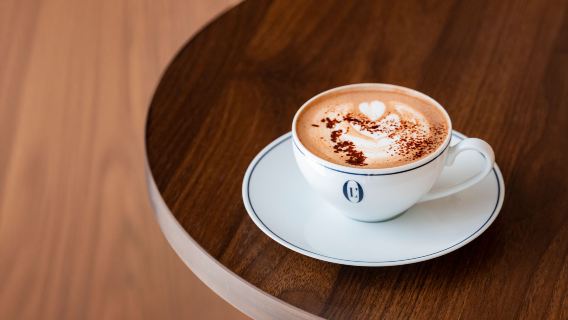 ماكاو سيتي أوف دريمز [مقهى لوفيسييل كوفي L'OFFICIEL Coffee] باقة قهوة وطعام