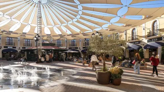 말라가 아울렛 쇼핑: McArthurGlen Málaga 자가용 쇼핑 혜택 패키지(무료 주차+추가 10% 할인 포함)