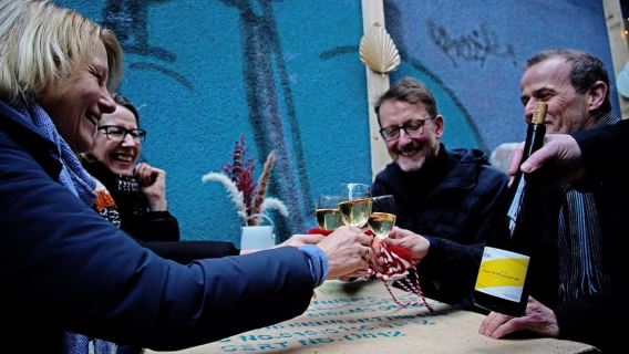 Vom Eigelstein nach Nippes: Stadtrundgang und Weinwanderung