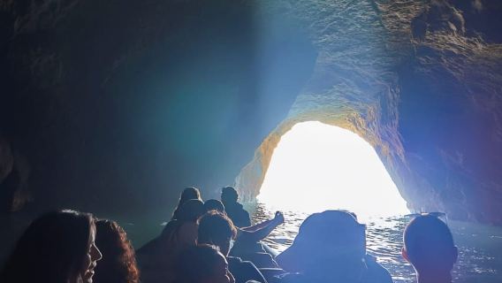 Portimão: Benagil Mağarası ve Praia de Marinha Tekne Turu