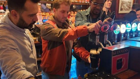 Traditional Pub Tour with Local Guide & Welcome Pint