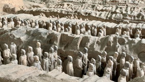 Xi'an: Privater Tagesausflug zur Terrakotta-Armee und zum Huaqing-Palast (Guide-Sprache nach gewähltem Paket)