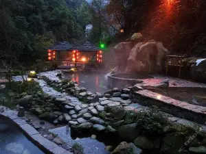 Full day Longsheng Hot Spring private day tour from Guilin or Yangshuo