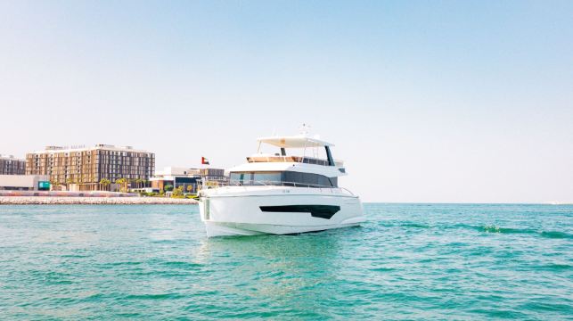 【杜拜遊艇包艇】杜拜遊艇出海觀光/豪華遊艇包船/出海海釣/晨光之旅/浪漫日落/多款遊艇選擇