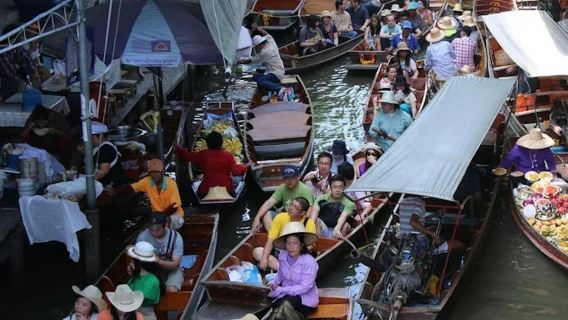 Da Bangkok: I colori di Damnoen Saduak: tour in bicicletta, pranzo, giro in barca + trasferimenti
