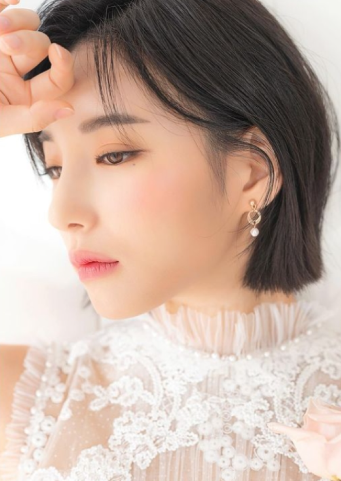 Cheongdam-dong Celebrity Hotspot - Hair & Makeup Experience in Seoul