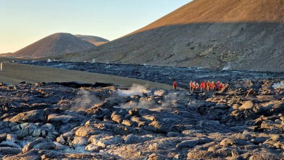 Reykjanes Peninsula Volcano Hike Tour (round-trip from Reykjavik)