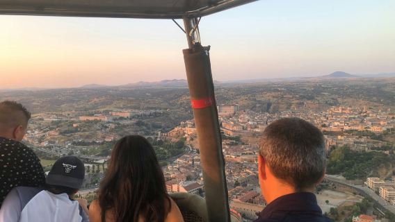 Toledo: Hot Air Balloon Flight with Breakfast and Cava