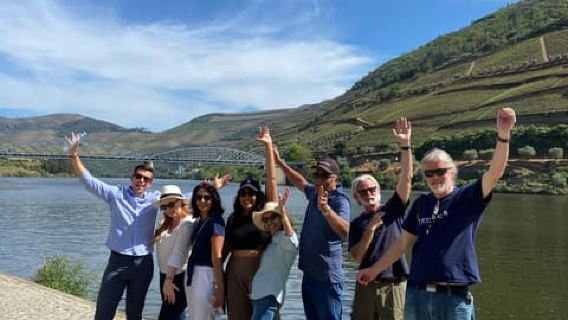 Douro Valley-Expert Guide-Boat-Lunch-Tastings PremiumService