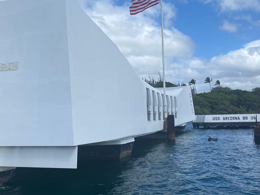 Pearl Harbor and Scenic Oahu Private Tour