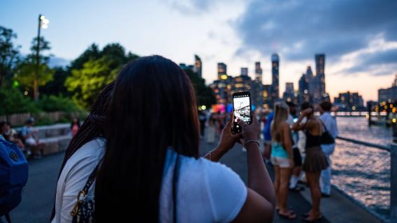 NYC at Night: 3-Hour Luxury Bus Tour of Top Highlights