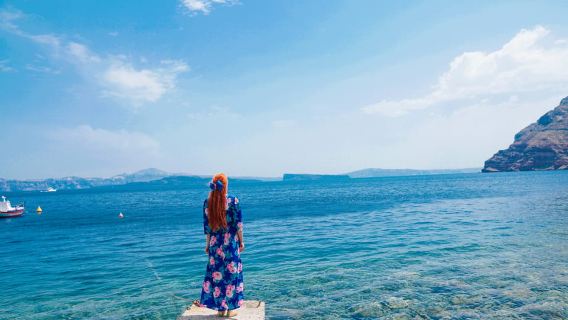 Santorini: crucero romántico al atardecer por la caldera con cena