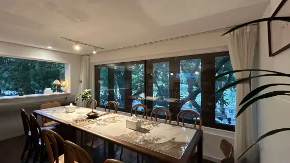 Beijing: Pulu Tea House - Near Prince Kung's Palace Museum with Views of Back Lakes (Hou Hai) (Premium Tea + Tea Snacks)