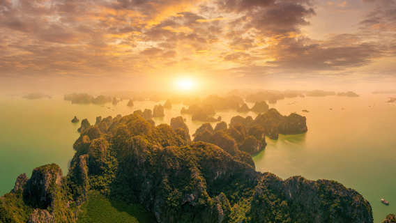 Du thuyền 5 sao Ambassador ngày tại Vịnh Hạ Long: Bữa trưa Buffet, Tiệc hoàng hôn - Chỉ đặt chỗ bằng Tiếng Hoa