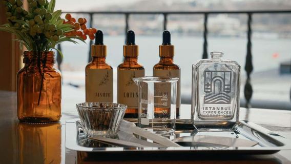 Bengkel Pembuatan Minyak Wangi Istanbul dengan Pemandangan Bosphorus