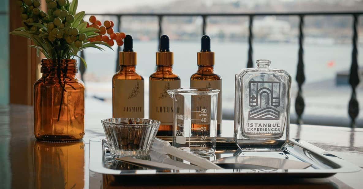 Laboratorio di creazione di profumi a Istanbul con vista sul Bosforo