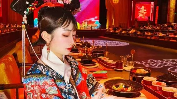 Banchetto Imperiale di Yuxiandu ~ Un'esperienza culinaria regale cinese con spettacolo dal vivo - Opzionale abbigliamento e trucco tradizionale Han