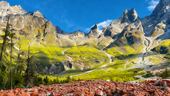 理小路一日遊【大巴跟團行程-成都周邊-川西雪山-公路沿途風光】