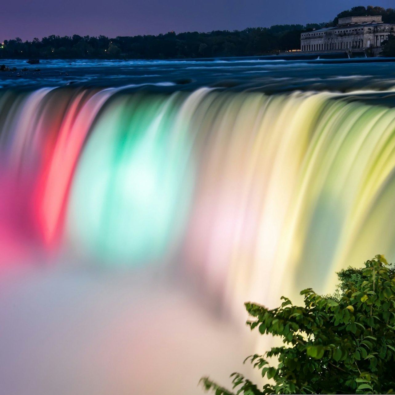 Niagara Falls US: Night Illumination Tour & Optional Maid of the Mist