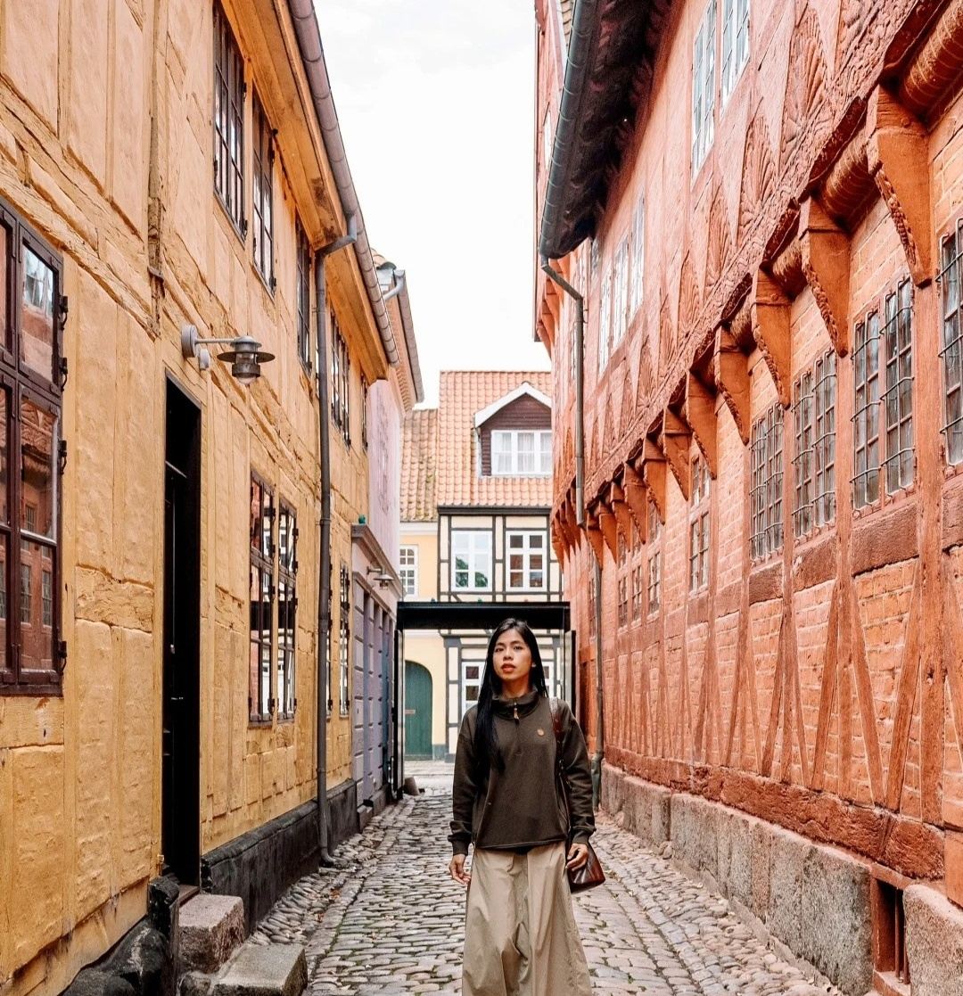 丹麥哥本哈根來回-歐登塞-安徒生故居-伊埃斯科城堡-包車精選