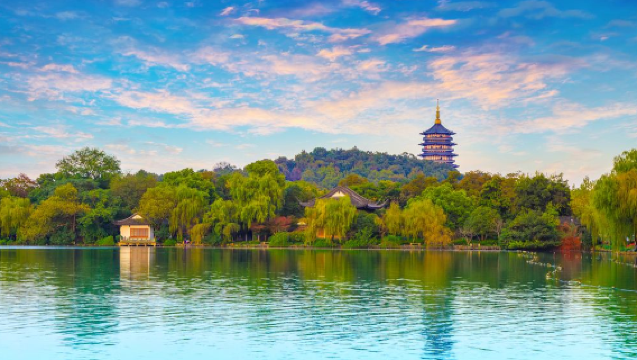 Suzhou Round-Trip: Hangzhou West Lake + Leifeng Tower + Lingyin Temple | Custom Private Charter with Multilingual Support (Including Chinese and English)