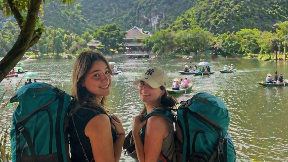 ทัวร์วันเดียวที่นินห์บิ่ญ ต้นทางจากฮานอย: เมืองหลวงเก่าฮวาลือ, ล่องเรือทามก๊อก และปั่นจักรยาน