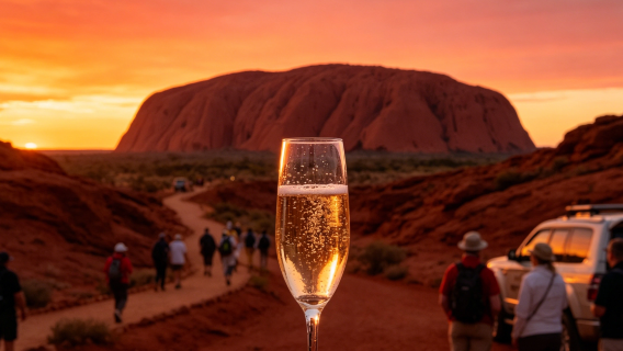 Lawatan Matahari Terjun Uluru dengan Champagne di Wilayah Utara | Termasuk Mendaki Ngarai + Perkhidmatan Hantar-Jemput + Kumpulan Berbahasa Cina