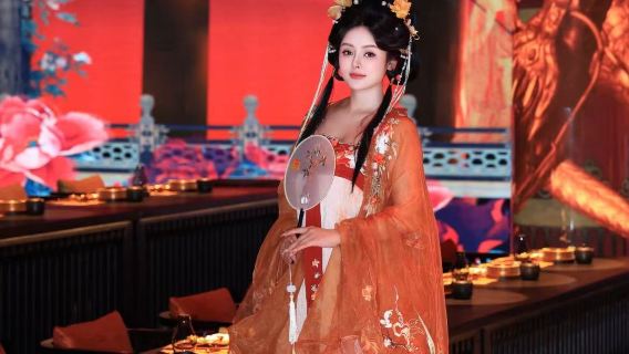 Chengdu Shu Yan Fu in China (immersive ancient palace banquet) — dining + costume change experience + theme performance (makeup/photography/portrait services available)