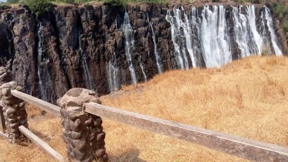 Victoria Falls: Guided Tour with Devil's Pool Viewpoint