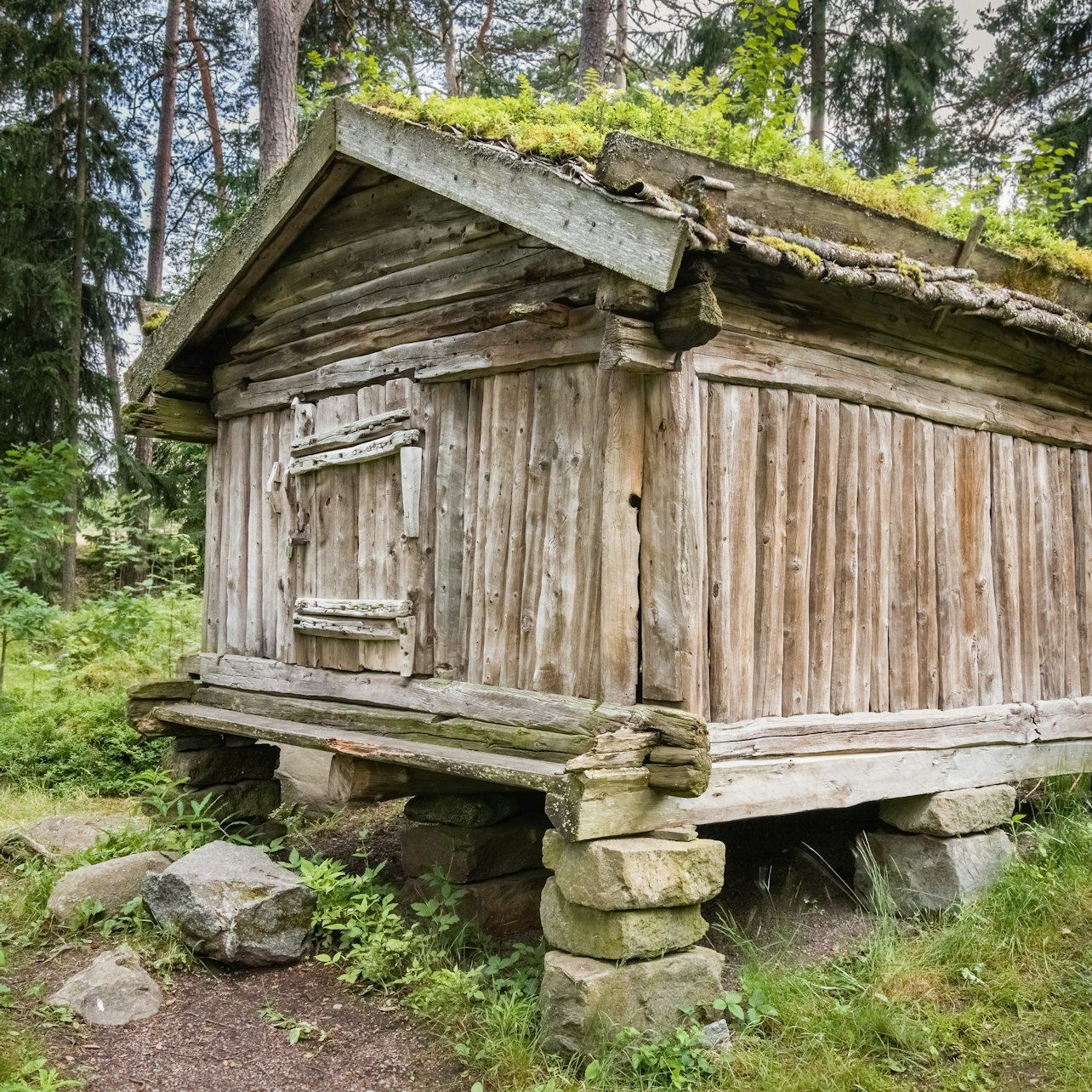 Helsinki Sightseeing Tour & Seurasaari Open-Air Museum