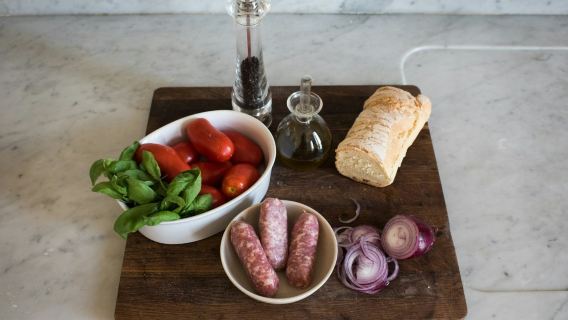 Siena: Market Tour and Cooking Class at a Local's Home