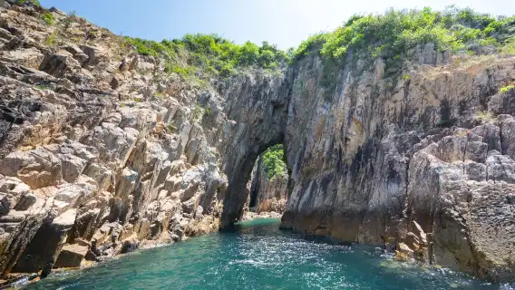 [Visitor Exclusive] UNESCO Global Geopark - R2G Boat Tour of the Sai Kung Volcanic Rock Region 