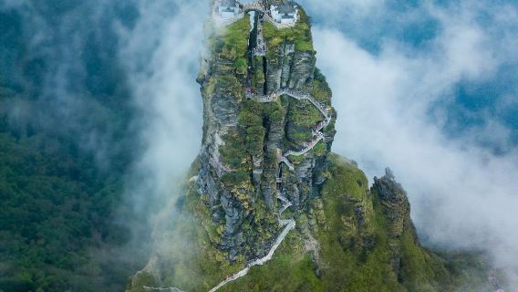 漫步銅仁梵淨山，古木參天，清泉潺潺梵淨山純玩一日遊
