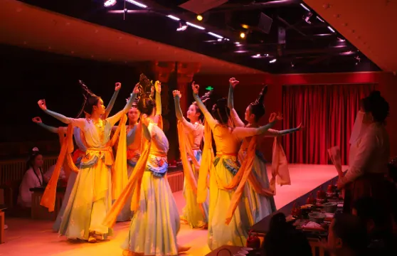 上海盛宮宴•沉浸式體驗千年前的宮廷君王享受盛宴（精品美食+舞蹈表演+秦朝歷史文化體驗+可選服裝化妝）