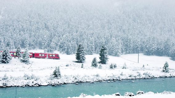 Milan: Bernina and Glacier Train Tickets & Sankt Moritz Tour