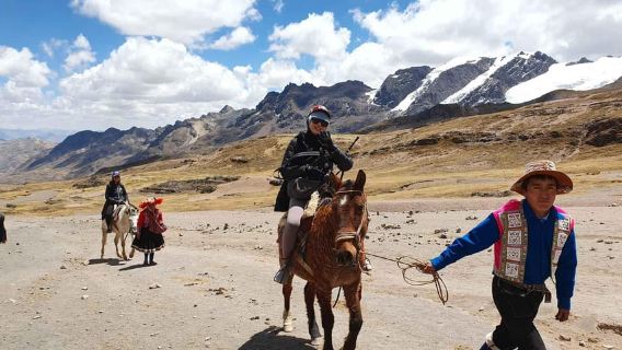 DÍA COMPLETO|MONTAÑA DE COLORES A CABALLO