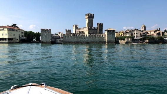 Lake Garda: Historic Castle Cruise with Wine Tasting